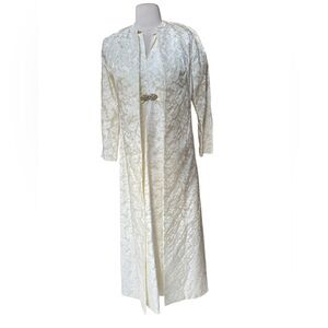 Late 1950s/Early 60s Ivory 2-Piece Floral Brocade Dress &‎ Matching Duster Style